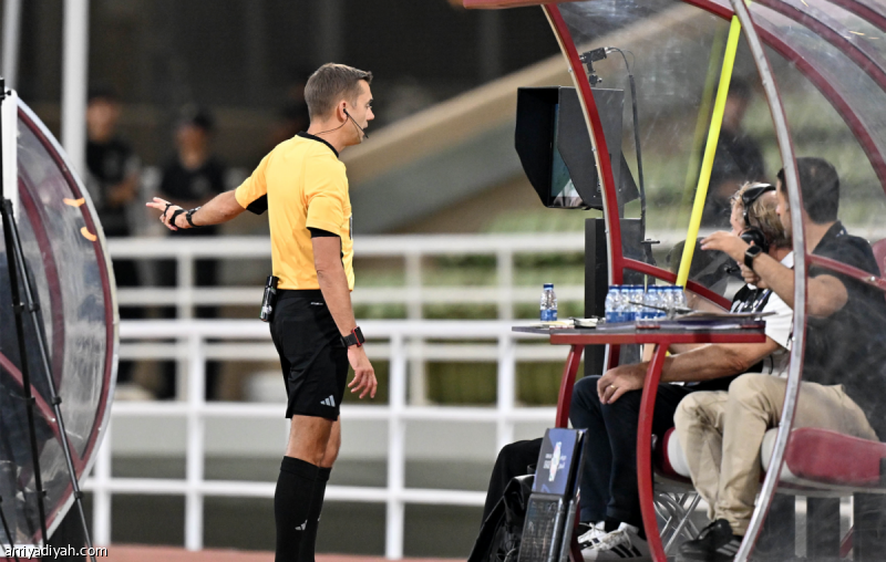 154 كاميرا تراقب ثمن نهائي كأس الملك
                                                2025.10.27 | 03:04 pm
                                                اكتمل تركيب معدات تقنيات الـVAR في التسلل شبه الآلي وتقنية خط المرمى، في ملعب نادي الباطن، قبل استضافة الفريق الشمالي الأول لكرة القدم نظيره الأهلي، الإثنين، ضمن الدور ثمن النهائي من كأس خادم الحرمين، وفق مصدر خاص  ...