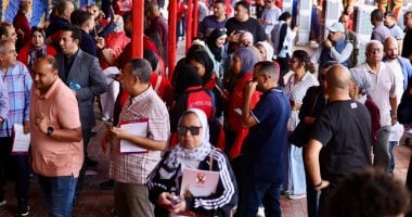 أعضاء النادي الأهلي يشهدون إقبالاً كثيفاً في انتخاباتهم المقبلة بأجواء إقبال كثيف من أعضاء النادي الأهلى للمشاركة فى الانتخابات.. صور