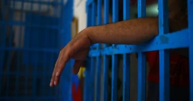 إخلاء سبيل 10 متهمين بنشر شائعات ضد الدولة بضمان محل الإقامة