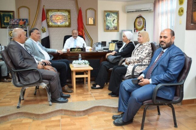 مدير تعليم بورسعيد يناقش آليات تنفيذ البرنامج القومي لتنمية مهارات اللغة العربية