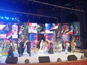 محافظ الإسماعيلية ورئيس قصور الثقافة يختتمان الدورة ٢٥ لمهرجان الإسماعيلية الدولي للفنون الشعبية