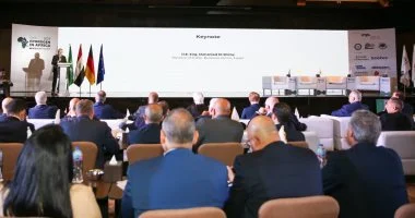 وزير قطاع الأعمال العام يفتتح المؤتمر الدولى الثالث للهيدروجين في أفريقيا