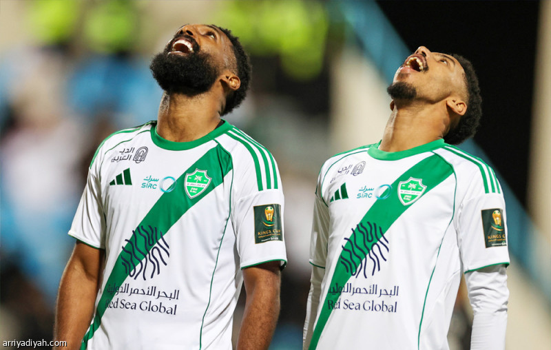 الأهلي يعبر بأكبر فوز في حفر الباطن
                                                2025.10.27 | 11:15 pm
                                                تأهل فريق الأهلي الأول لكرة القدم إلى ربع نهائي كأس خادم الحرمين الشريفين بتحقيق فوزه الأكبر في ضيافة الباطن، الذي ينشط منذ صيف عام 2022 في دوري «يلو» لأندية الدرجة الأولى.
وفاز الأهلي 3ـ0 على الفريق السماوي، مساء الإثنين  ...