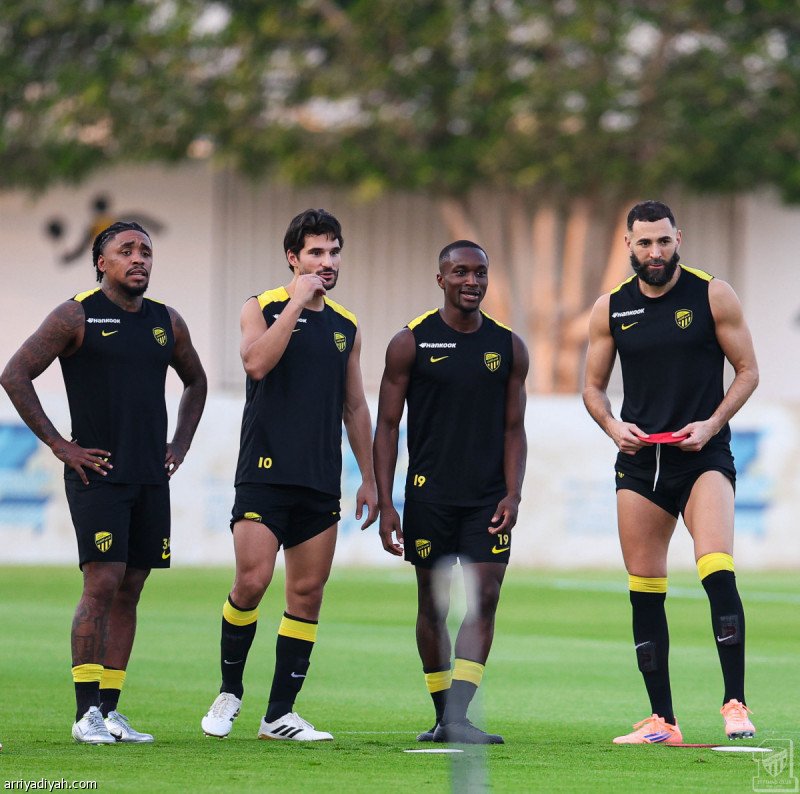 مواجهة الرياض.. الاتحاد يطلب تعديل التوقيت
                                                2025.10.29 | 09:30 pm
                                                تواصل مسؤولو نادي اتحاد جدة السعودي مع رابطة دوري المحترفين السعودي لتعديل توقيت مباراة الفريق الأول لكرة القدم أمام نظيره الرياض، المقررة الخميس 21 نوفمبر المقبل في الجولة التاسعة من دوري روشن السعودي على ملعب مدينة  ...