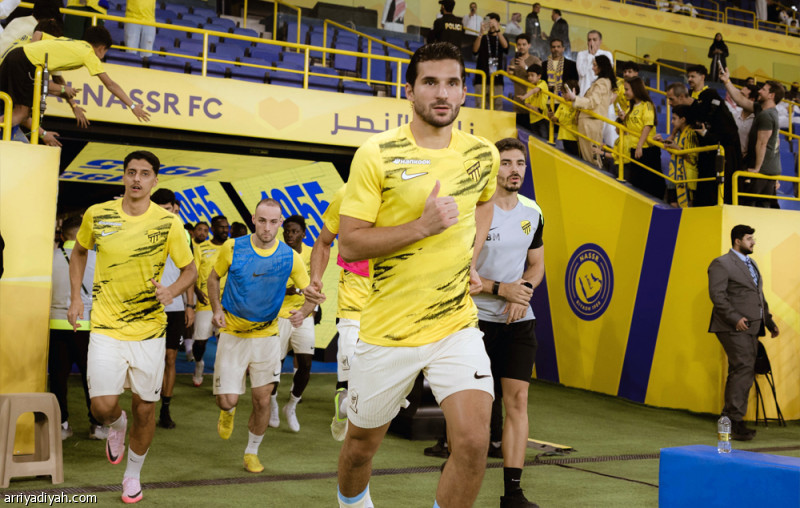 الاتحاد يبدأ الكلاسيكو بـ 9 أجانب.. وبيرجوين احتياط
                                                2025.10.28 | 08:40 pm
                                                يواجه فريق الاتحاد الأوّل لكرة القدم نظيره النصر، الثلاثاء، في ثمن نهائي كأس الملك، بتشكيل يضم 9 أجانب، فيما يجلس بديلًا الجناح الهولندي ستيفن بيرجوين، مع عودته من الإصابة.
ويعود الصربي بريدراج رايكوفيتش، حارس المرمى،  ...