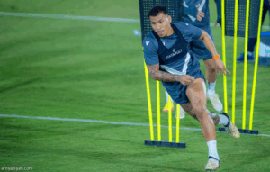 التعاون يتسلح بمندش والكويكبي قبل القادسية
                                                2025.10.31 | 09:24 pm
                                                أوقع غياب الجامبي موسى بارو والفرنسي رومان فيفر، لاعبَي فريق التعاون الأول لكرة القدم، الجهاز الفني في حيرةٍ قبل مواجهة القادسية، السبت، في بريدة ضمن سابع جولات دوري روشن السعودي.
ووفق مصادرَ خاصَّةٍ بـ «الرياضية»،  ... التعاون يتسلح بمندش والكويكبي قبل القادسية
                                                2025.10.31 | 09:24 pm
                                                أوقع غياب الجامبي موسى بارو والفرنسي رومان فيفر، لاعبَي فريق التعاون الأول لكرة القدم، الجهاز الفني في حيرةٍ قبل مواجهة القادسية، السبت، في بريدة ضمن سابع جولات دوري روشن السعودي.
ووفق مصادرَ خاصَّةٍ بـ «الرياضية»،  ...