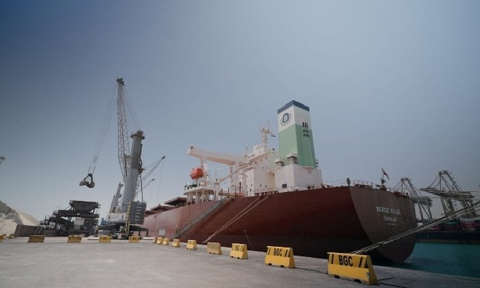 تداول 16 ألف طن و 811 شاحنة بضائع عامة ومتنوعة بموانئ البحر الأحمر