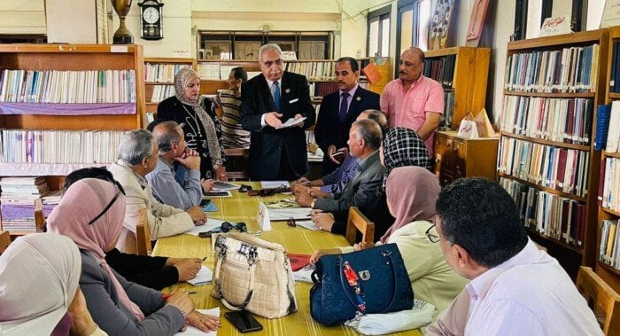 مدير تعليم القليوبية يشدد على دور الأخصائي الاجتماعي في توفير بيئة مدرسية آمنة وجاذبة