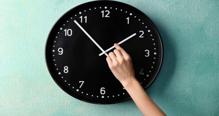 متى يتم تغيير الساعة؟.. موعد تطبيق التوقيت الشتوي 2025