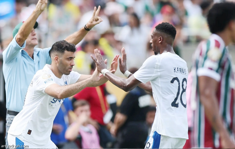 تمثيل ملحوظ للأجانب: حمد الله يقود قائمة 8 نجوم ارتدوا آخرهم حمد الله.. 8 أجانب مثلوا الهلال والشباب
                                                2025.10.31 | 02:32 pm
                                                تناوب 8 أجانب على ارتداء قميصي فريقي الهلال والشباب منذ إشهار دوري المحترفين السعودي موسم 2008.
ويلتقي الطرفان، الجمعة، على ملعب «المملكة أرينا»، ضمن الجولة السابعة من دوري روشن السعودي.
من أبرز اللاعبين الذين انتقلوا من  ...