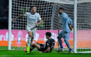 كفة الهلال والشباب تتساوى في أكتوبر
                                                2025.10.30 | 04:13 pm
                                                شهدت ثلاث مباريات جمعت فريق الهلال الأول لكرة القدم ونظيره الشباب في أكتوبر توازنًا في النتائج، قبل مباراة الجمعة في الجولة السابعة من دوري روشن السعودي على ملعب المملكة أرينا.
والتقى الطرفان في ثلاث مواجهات سابقة في  ...