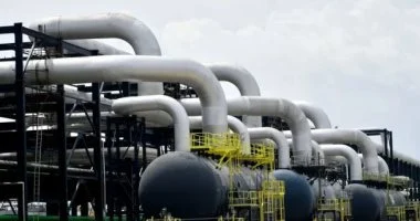 توقع انخفاض صادرات النفط الروسية وانخفاض مخزون الخام الأمريكي.. ماذا حدث لأسعار النفط؟