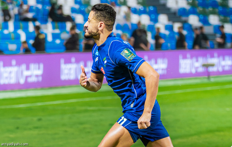 بعد غياب موسمين.. ثنائية الرياض تعيد الفتح إلى ربع نهائي الكأس
                                                2025.10.27 | 07:44 pm
                                                عَبَرَ فريق الفتح الأول لكرة القدم عتبة ثمن نهائي كأس خادم الحرمين الشريفين وبلغ دور الثمانية بعد غياب موسمين، بفضل تغلبه على منافسه الرياض 2ـ0، الإثنين، في مباراة احتضنها ملعبه «ميدان تمويل الأولى» بالأحساء.
وسجّل  ...