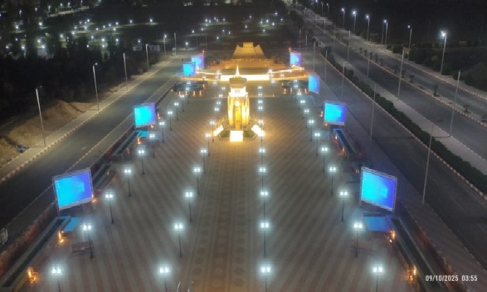 جامعة قنا تنقل افتتاح المتحف المصري الكبير على الشاشات الكبرى بالحرم الجامعي