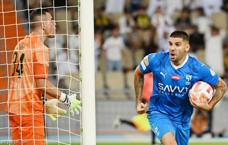 جروهي يواجه الهلال مجدداً بذكريات خيبة مؤلمة في مسيرته الكروية أمام الهلاليين.. ذكريات جروهي الأكثر خيبة
                                                2025.10.31 | 02:29 pm
                                                يخوض البرازيلي مارسيلو جروهي، حارس مرمى فريق الشباب الأول لكرة القدم، مواجهته الأولى أمام الهلال بقميص «الليث»، عندما يلتقيان الجمعة، ضمن الجولة الـ 7 من دوري روشن السعودي، إلا أنّه يحمل ذكريات مليئة بالخيبة أمام هذا  ...