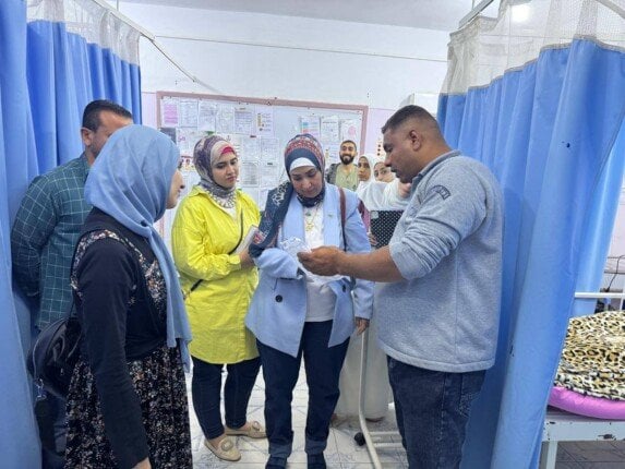 جولة مفاجئة لوكيل وزارة الصحة بالفيوم لتقييم خدمات المستشفيات والأداء لتقييم الأداءوالخدمات المقدمة للمرضي.. جولة مفاجئة لوكيل وزارة الصحة بالفيوم على المستشفيات