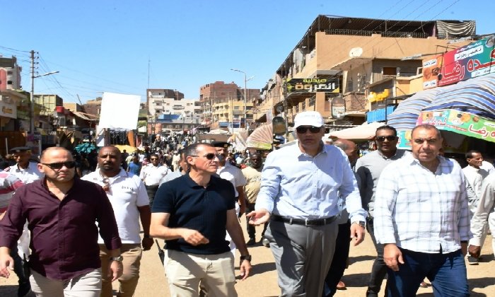 بعد حريق المخبز.. حملات مكبرة بأسوان لمراجعة تراخيص المحال ورفع 500 إشغال