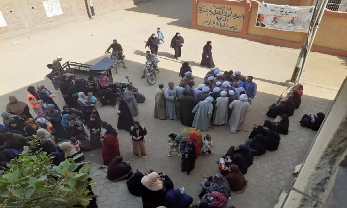 جامعة قنا تواصل قوافلها الطبية ضمن مبادرة «حياة كريمة»