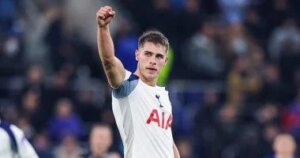 ريال مدريد يستهدف فان دي فين لدعم دفاعه الصيف المقبل