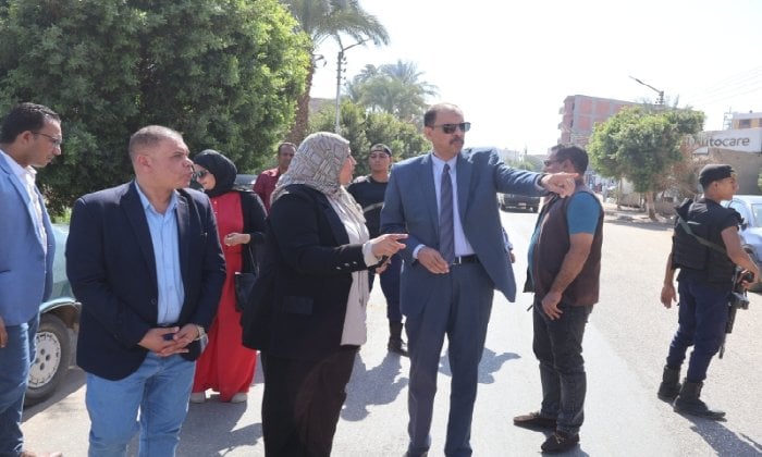 سراج يتفقد مواقف طهطا جهينة وبدء أعمال التجميل بمدخل سوهاج البحري