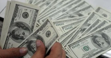 سعر الدولار مقابل الجنيه اليوم الجمعة 31-10-2025 يسجل 47.15 في سعر الدولار اليوم الجمعة 31-10-2025 أمام الجنيه.. 47.15 فى البنك المركزي