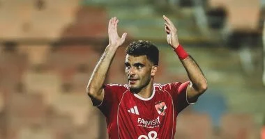 شوبير يكشف سر غياب زيزو عن الأهلي أمام إيجل نوار وحقيقة إصابة الخلفية