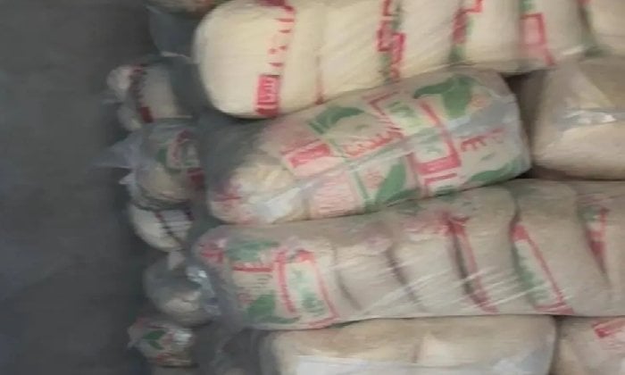 ضبط 17 طن مواد غذائية وأعلاف مجهولة المصدر بالشرقية