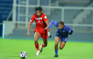 التعادل السابع يجمع ضمك بالفتح
                                                2025.10.30 | 08:30 pm
                                                فرض فريق ضمك الأول لكرة القدم التعادل أمام نظيره الفتح 1ـ1 خلال اللقاء الذي جمعهما الخميس ضمن الجولة السابعة من دوري روشن السعودي على ملعب مدينة الأمير سلطان بن عبد العزيز الرياضية في أبها.
وتقدم الفريق الحساوي أولًا عن  ...