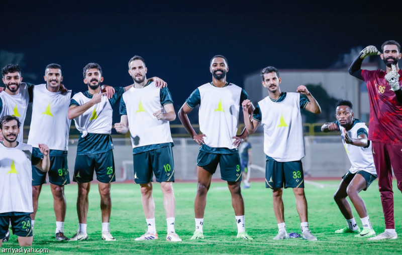 كينج وفورتونيس يدعمان الخليج أمام الاتحاد
                                                2025.10.30 | 10:33 pm
                                                منح الجهاز الطبي لفريق الخليج الأوَّل لكرة القدم كلًّا من النرويجي جوشوا كينج، رأس الحربة، واليوناني كوستاس فورتونيس، لاعب الوسط، الضوء الأخضر للمشاركة أمام الاتحاد، الجمعة، في إطار سابع جولات دوري روشن السعودي،  ...