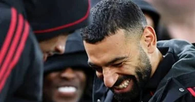 ليفربول ضد كريستال بالاس.. محمد صلاح يتابع تأخر الريدز 0-2 من المدرجات