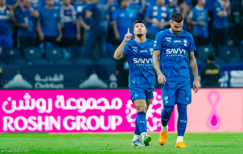 الشباب ينضم إلى ضحايا ليوناردو.. والنصر والرياض استثناء
                                                2025.10.31 | 09:35 pm
                                                سجَّل البرازيلي ماركوس ليوناردو، مهاجم فريق الهلال الأول لكرة القدم، أمام 15 فريقًا واجههم ضمن مسابقة دوري روشن السعودي، وآخرهم الشباب، ولم يتبقَ له سوى اثنين فقط لم يفك شفرة شباكهما بعد.
وأحرز ليوناردو هدف فوز الهلال  ...