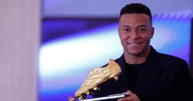 مبابي يتسلم الحذاء الذهبي لعام 2025 ويؤكد سيطرته في كرة مبابي يتسلم الحذاء الذهبي 2025.. موسم استثنائي يكرّس زعامته الأوروبية