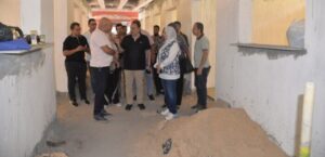 محافظ أسيوط يتفقد إنشاء أول معرض دائم لمنتجات المحافظة أسفل كوبري فيصل