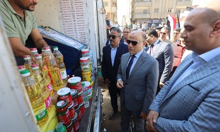 محافظ كفرالشيخ يتفقد سوق اليوم الواحد بالرياض