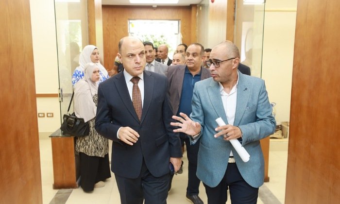 محافظ كفرالشيخ يتفقد التجهيزات النهائية لمركز التحول الرقمي بالديوان العام
