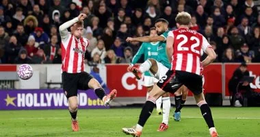 محمد صلاح يسجل وليفربول يواصل خسائره في الدوري الإنجليزي.. فيديو وصور