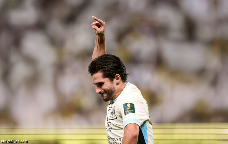 60 % من جائزة الكأس.. مكافأة «النمور»
                                                2025.10.29 | 09:14 pm
                                                يحصل لاعبو فريق الاتحاد الأول لكرة القدم وأعضاء أجهزته الفنية والإدارية والطبية على نحو 60 في المئة جائزة المركز الأول إذا تُوِّج «النمور» بكأس خادم الحرمين الشريفين الموسم الجاري، وفقًا لما كشفته مصادر خاصة بـ  ...