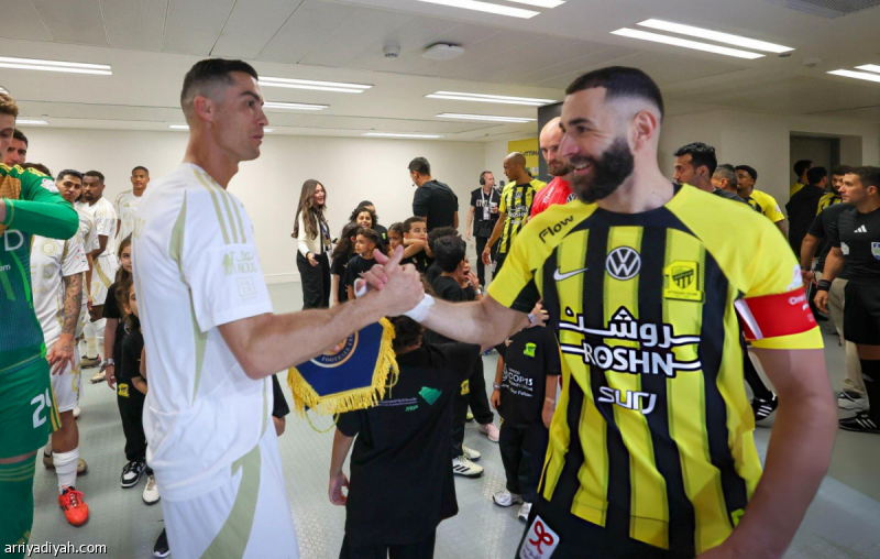 رونالدو وبنزيما في الكؤوس.. 83 هدفا.. و«هاتريك» مزدوج
                                                2025.10.28 | 03:11 pm
                                                تشهد قمة فريق النصر الأول لكرة القدم، مع ضيفه الاتحاد، الثلاثاء، في ثمن نهائي كأس خادم الحرمين الشريفين، مواجهة جانبية من العيار الثقيل، بين البرتغالي كريستيانو رونالدو قائد القطب العاصمي، والفرنسي كريم بنزيما نظيره  ...