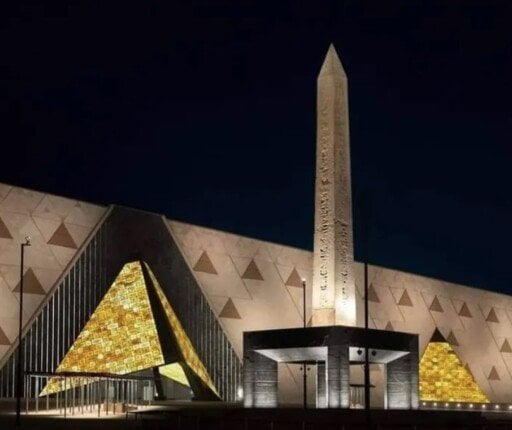 موعد افتتاح المتحف المصري الكبير 2025.. «شاشات عملاقة في الميادين العامة»