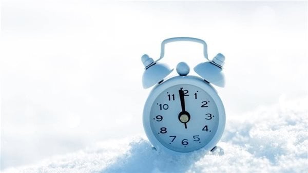 الساعة هتتغير امتى؟.. تعرف على موعد بدء العمل بالتوقيت الشتوي