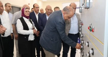 وزير الكهرباء يشهد إطلاق التيار بخط الكهربائى عيون موسى / شرق الإسماعيلية