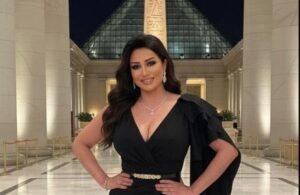 بوابة الماضي إلى المستقبل.. وفاء عامر توجه رسالة من داخل المتحف المصري الكبير