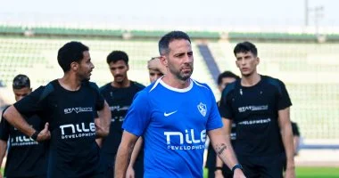 يانيك فيريرا يحاضر لاعبى الزمالك فنيًا قبل مواجهة البنك الأهلى