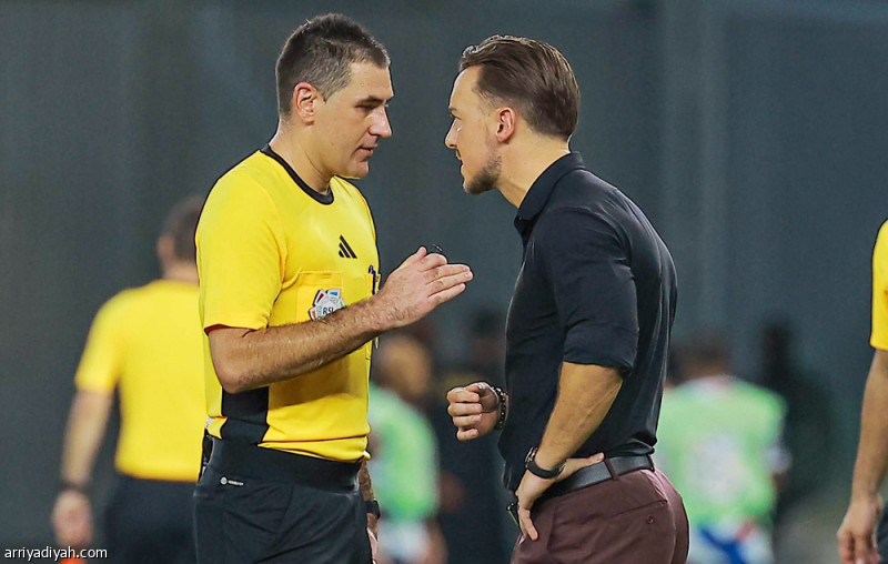 يايسله يُخفق مجددًا بالتعادل الثامن عشر مع الأهلي أمام الرياض توزي يفسد مئوية يايسله بالتعادل الـ18
                                                2025.10.31 | 04:18 pm
                                                خرج الألماني ماتياس يايسله، مدرب فريق الأهلي الأول لكرة القدم، بالتعادل الـ18 خلال مسيرته مع القطب الجداوي حين انتهت مواجهته أمام ضيفه الرياض  1-1 في الجولة السابعة من دوري روشن السعودي الخميس في جدة.
وحرم البرتغالي جوزيه  ...