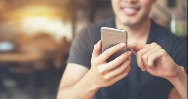 آبل في مأزق.. هواتف أندرويد تتفوق على آيفون في منع المكالمات الاحتيالية 