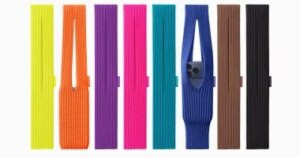 أبل تطرح iPhone Pocket أغرب جراب للموبايل.. اعرف سعره كام؟