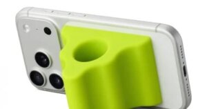 أبل تدعم ذوى الإعاقة بأداة MagSafe جديدة.. تفاصيل