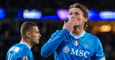 بينهم مانشستر يونايتد.. 4 أندية تريد إعادة ماكتومناى للدورى الإنجليزى