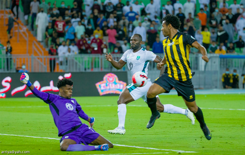 أكبر انتصارات الديربي.. احتكار أهلاوي
                                                2025.11.08 | 02:34 pm
                                                سجَّل ديربي جدة في دوري المحترفين، الذي انطلق صيف 2008، ثلاثة انتصارات بفارق أكثر من هدفين، جميعها لمصلحة فريق الأهلي الأول لكرة القدم على حساب غريمه الأزلي الاتحاد.
وفاز الأهلي 3 مرات على الاتحاد في الدوري بفارق 3 أهداف،  ...