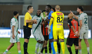 الإدارة ترصد الأخطاء.. وتطالب بـ «النخبة» الأهلي يصعّد تحكيميّا
                                                2025.11.09 | 10:51 pm
                                                قدَّمت إدارة شركة النادي الأهلي خطابًا رسميًّا إلى لجنة الحكام في الاتحاد السعودي لكرة القدم، احتجَّت فيه على الأخطاء التي صاحبت مباراة الفريق الأول أمام الرياض «1ـ1» ضمن منافسات الجولة السابعة من دوري روشن، وفق ما كشفت ...